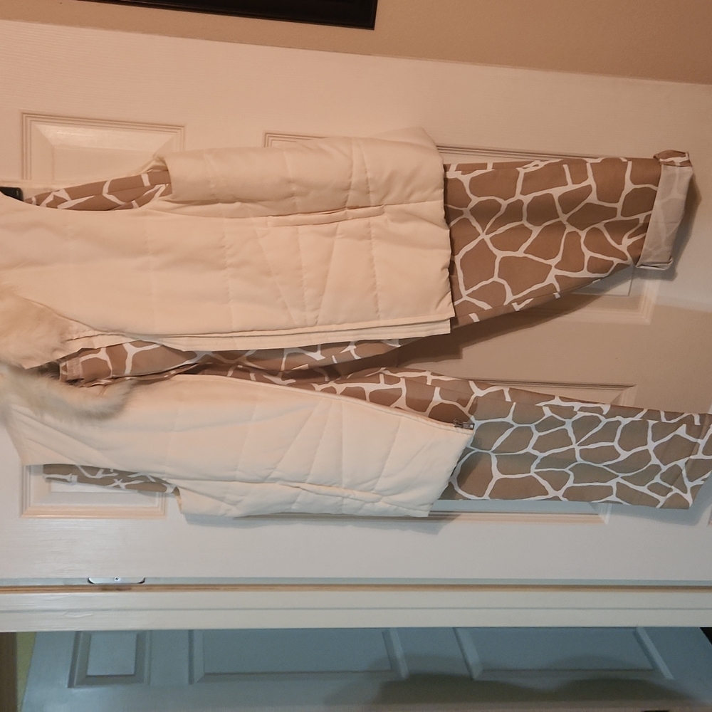 Women leopard patterned ankle length pants. Tan/ off white - Picture 7 of 7